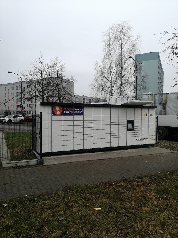 Paczkomat TYC16M na nowym parkingu