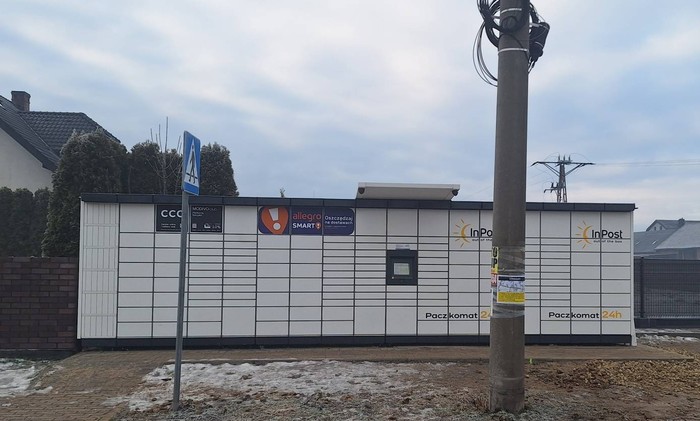 Parcel Locker TYC21M Przy przystanku Autobusowym Wartogłowiec Kościół