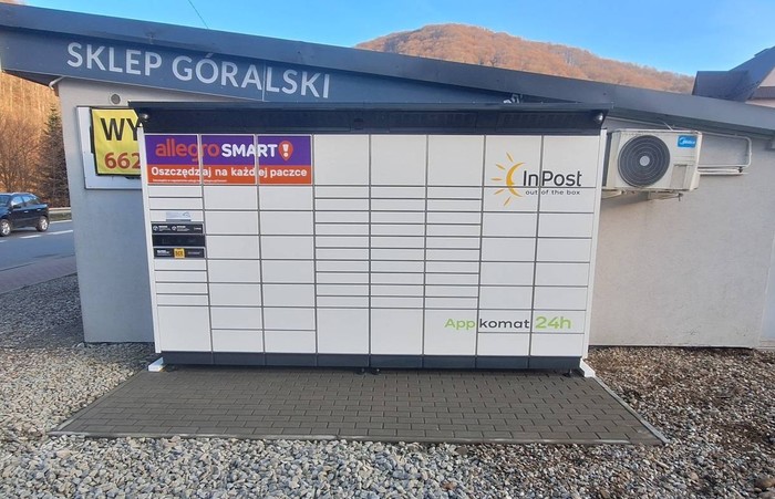 Parcel Locker TYLM02BAPP Przy sklepie z parkingiem