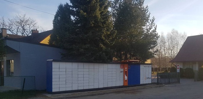 Paczkomat TYM01A Parking przy Delikatesach Centrum