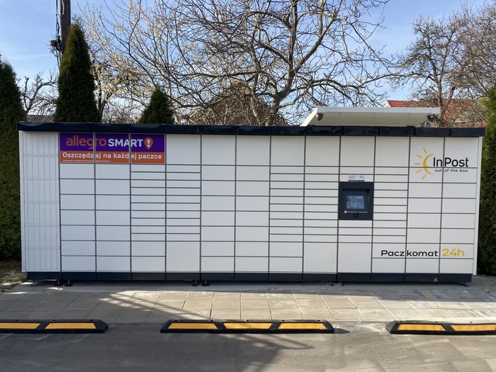 Paczkomat TZE01M Przy sklepie