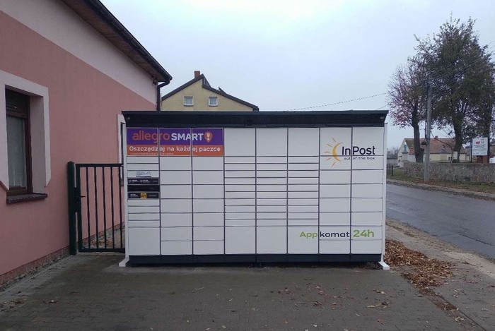 Parcel Locker UME01BAPP Przed Sklepem Polskim