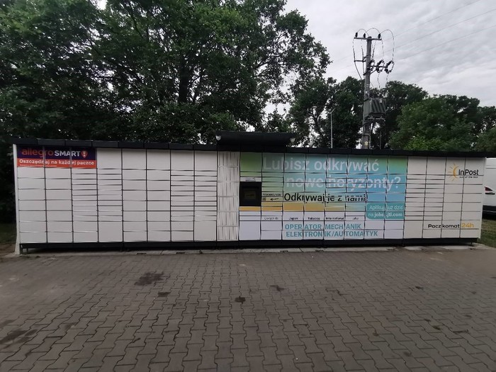 Paczkomat UNW01M Przy sklepie Polo Market