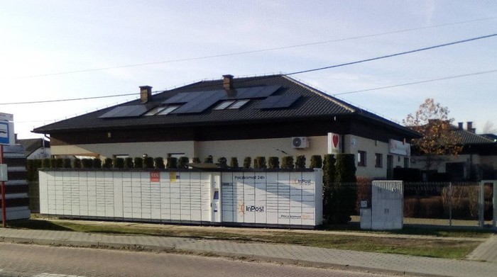 Paczkomat USA01A Na parkingu Apteki od Serca