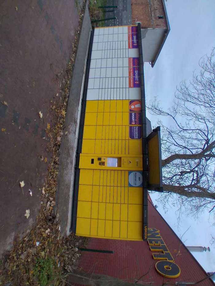 Paczkomat USK03A przy Netto