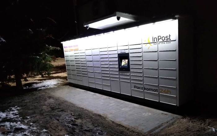 Paczkomat UZO01M przy sklepie Lewiatan