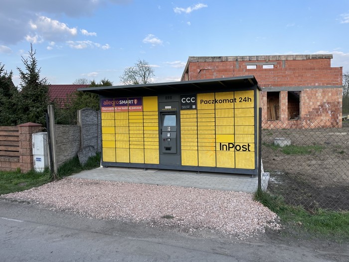 Parcel Locker VAR01G Na terenie parkingu