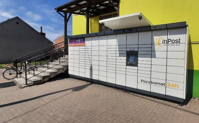 Поштомат VBO01M parking przy sklepie