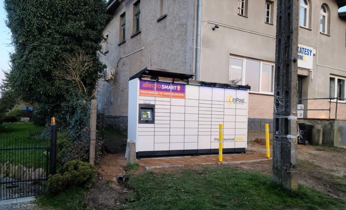 Paczkomat VEB01M Przy sklepie spożywczym