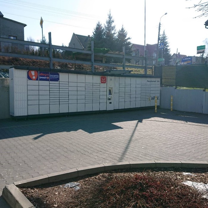 Paczkomat WAD01MP Parking supermarketu „STOP”