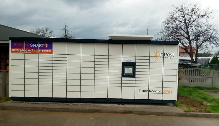 Paczkomat WAD08M Na parkingu Aldi