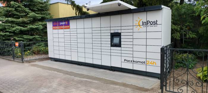 Paczkomat WAG15M Przy sklepie spożywczym