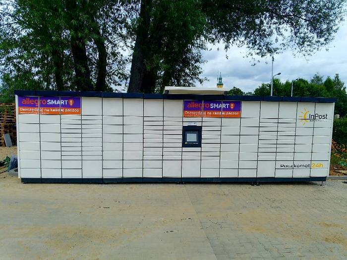Parcel Locker WAL12M Na parkingu Lidla
