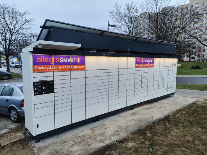 Parcel Locker WAW01SAPP Przy parkingu samochodowym