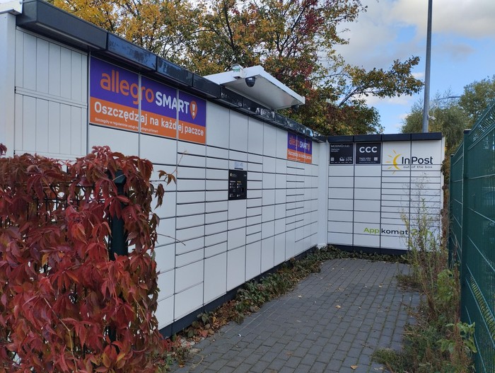 InPost's photo of the locker: InPost WAW02APP