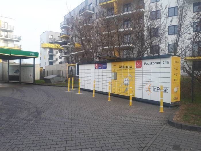 Paczkomat WAW06N Stacja paliw BP