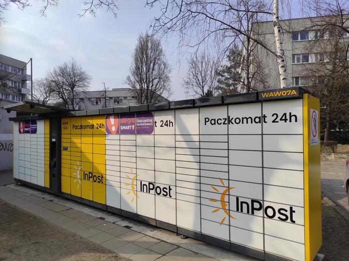 Paczkomat WAW07A Przy Pasażu Handlowym