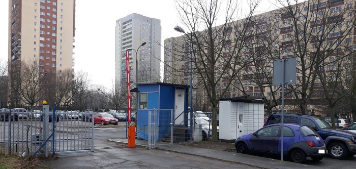 Paczkomat WAW109A Przy parkingu strzeżonym