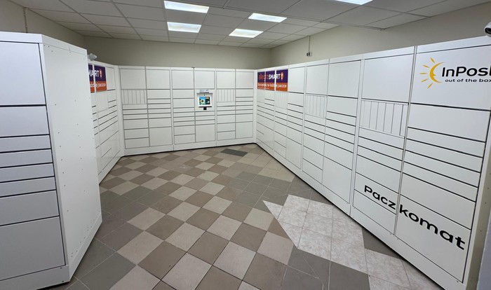Parcel Locker WAW110H W lokalu przy Carrefour