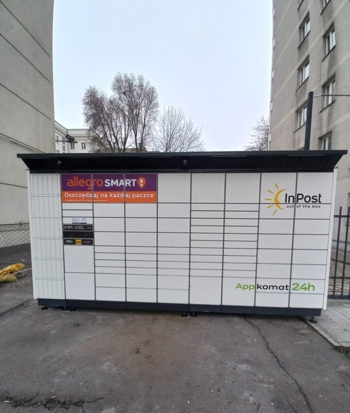 Zdjęcie paczkomatu od InPost: InPost WAW112BAPP