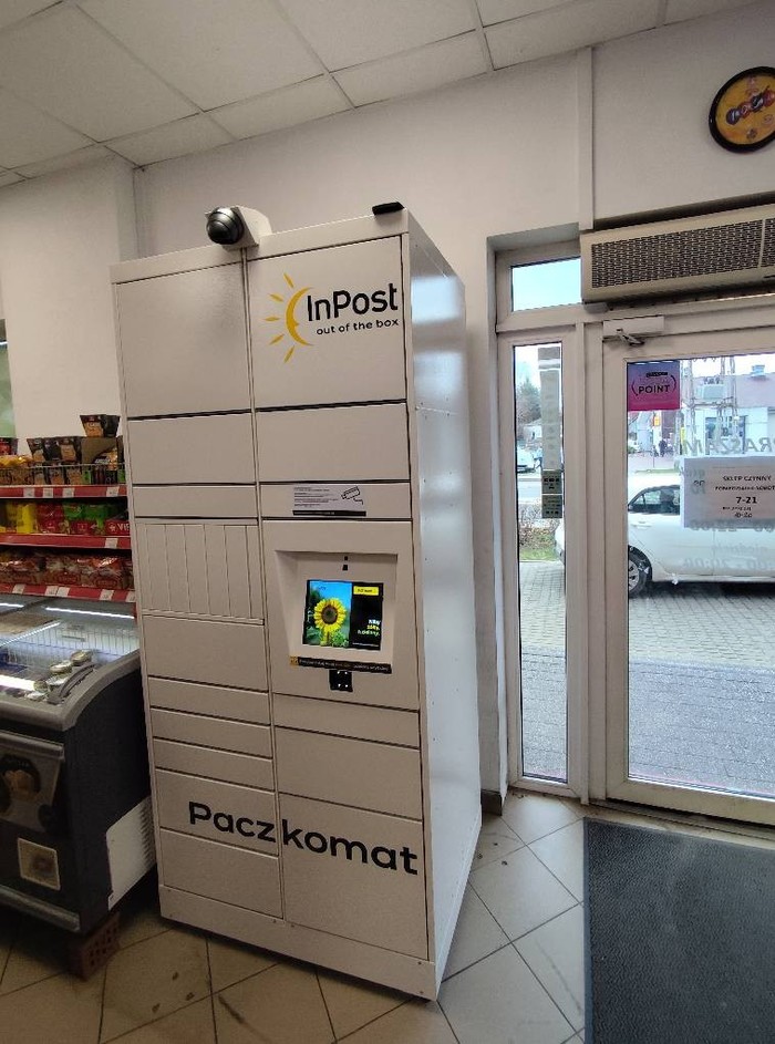 Paczkomat WAW112HP W Delikatesach Blask