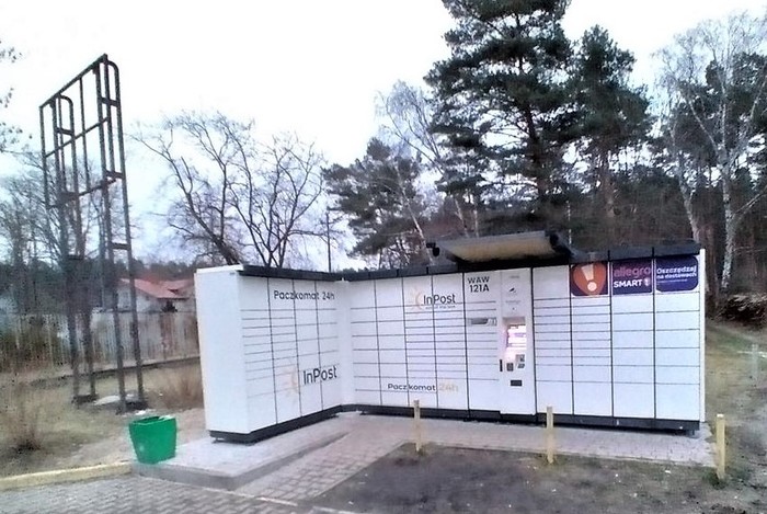 Paczkomat WAW121A Parking przy Centrum Zdrowia Dziecka