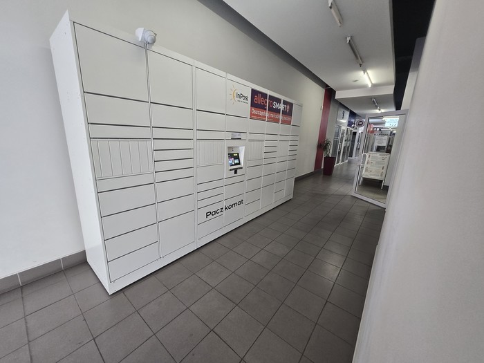 InPost's photo of the locker: InPost WAW124HP