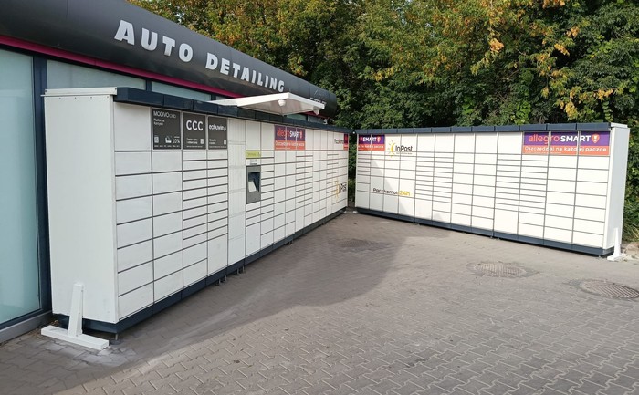 Paczkomat WAW126M Centrum mycia bezdotykowego