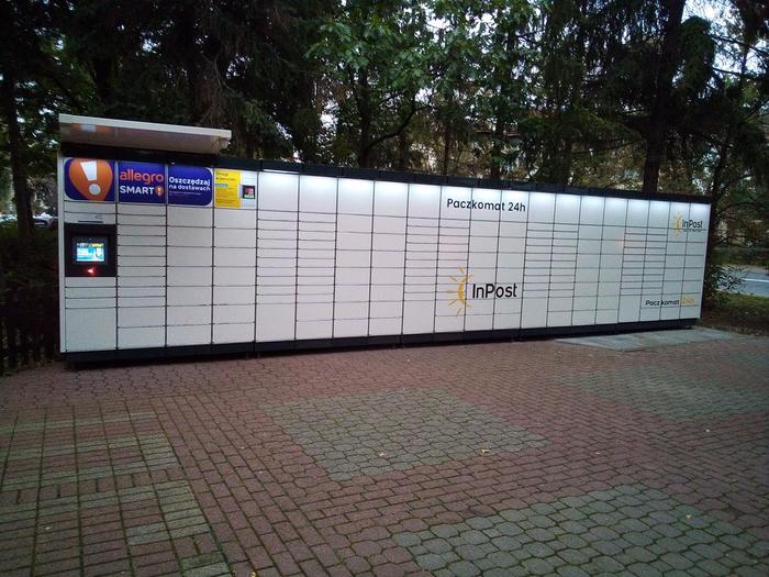InPost's photo of the locker: InPost WAW128M