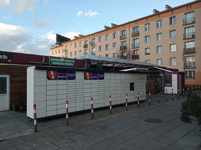 Parcel Locker WAW137M Przy wejściu do Pasażu Wołoska