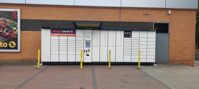 Paczkomat WAW13B Przy sklepie Netto
