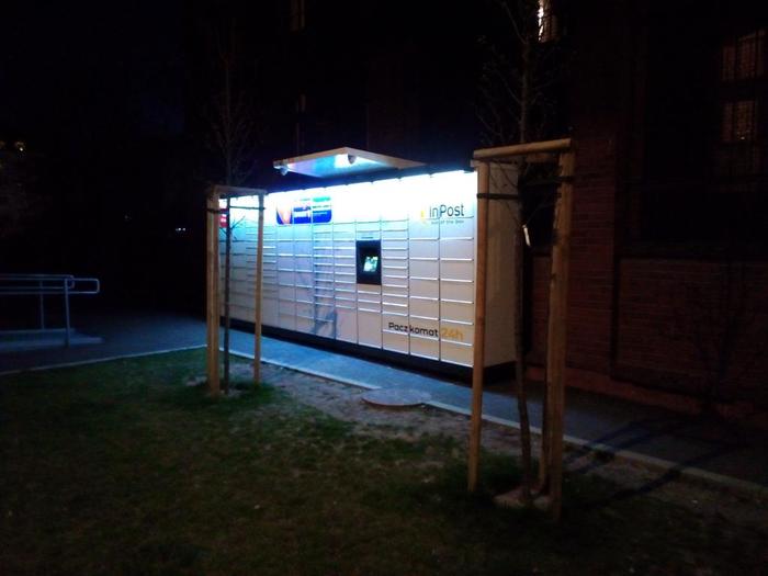 InPost's photo of the locker: InPost WAW142M