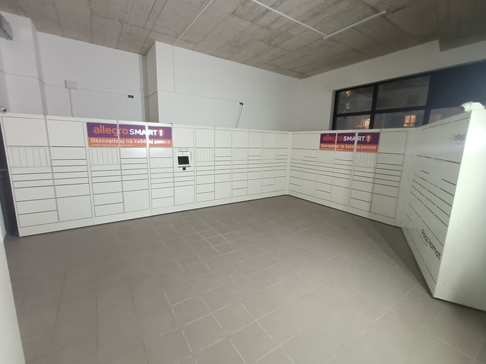 Zdjęcie paczkomatu od InPost: InPost WAW144H