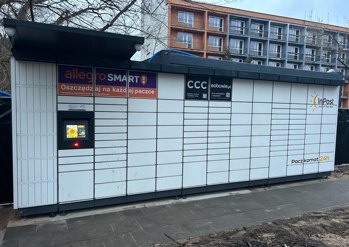 Parcel Locker WAW146M Parking przed Akademikiem