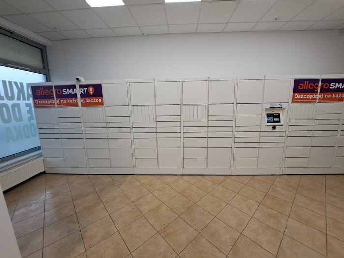 Parcel Locker WAW152H w lokalu użytkowym