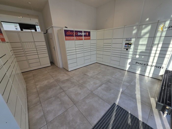 InPost's photo of the locker: InPost WAW154H