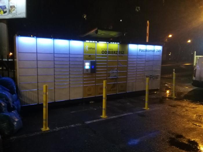 Paczkomat WAW15N Przy parkingu strzeżonym