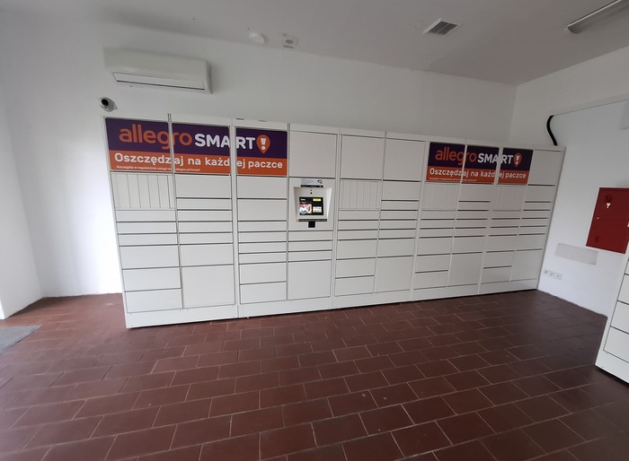 Foto del casillero de InPost: InPost WAW165H