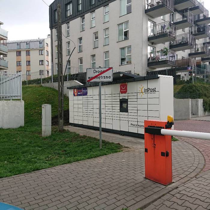 InPost's photo of the locker: InPost WAW165M