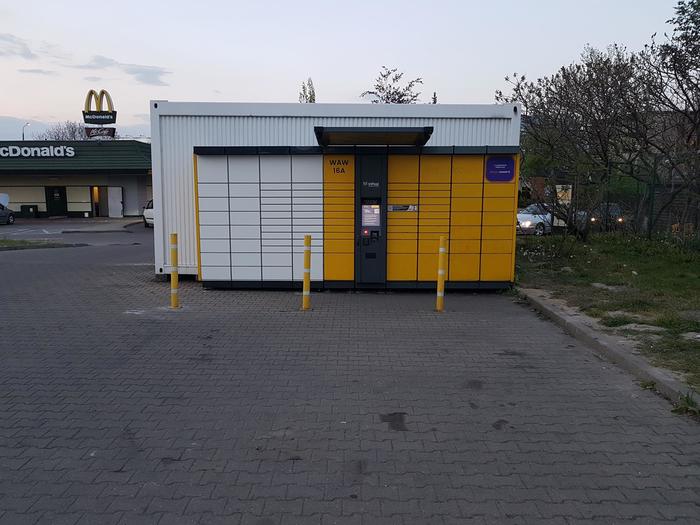 Parcel Locker WAW16A Stacja paliw BP