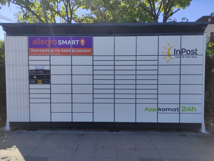 InPost's photo of the locker: InPost WAW16BAPP