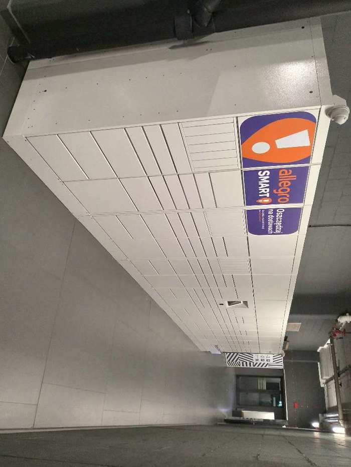 InPost's photo of the locker: InPost WAW16H