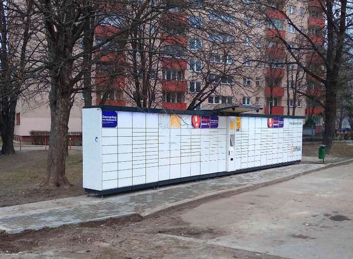 Paczkomat WAW170A Przy parkingu