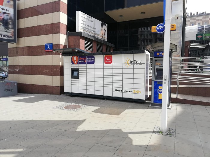 Zdjęcie paczkomatu od InPost: InPost WAW171M