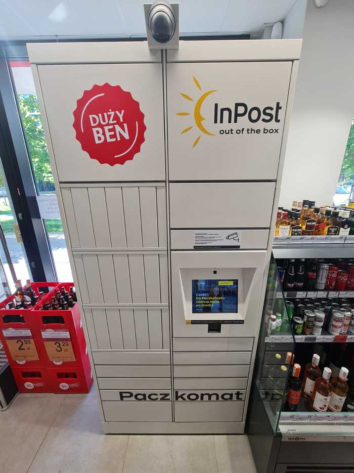 InPost's photo of the locker: InPost WAW17HP