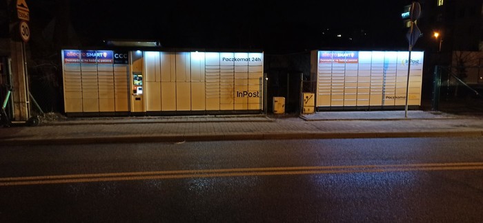 Paczkomat WAW18B Prywatna posesja