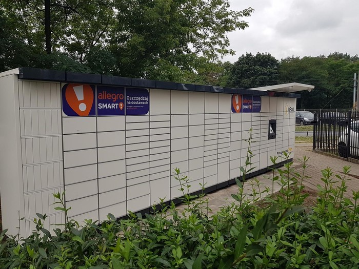 InPost's photo of the locker: InPost WAW206M