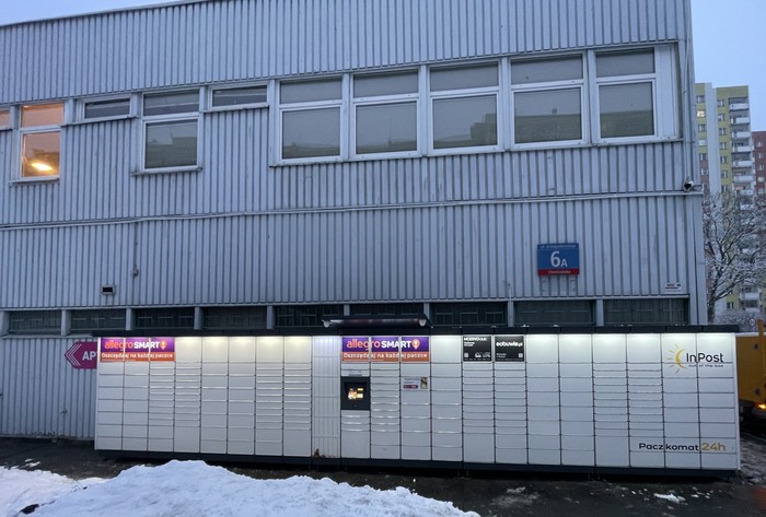 Zdjęcie paczkomatu od InPost: InPost WAW214M