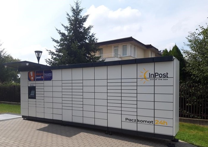 InPost's photo of the locker: InPost WAW215M