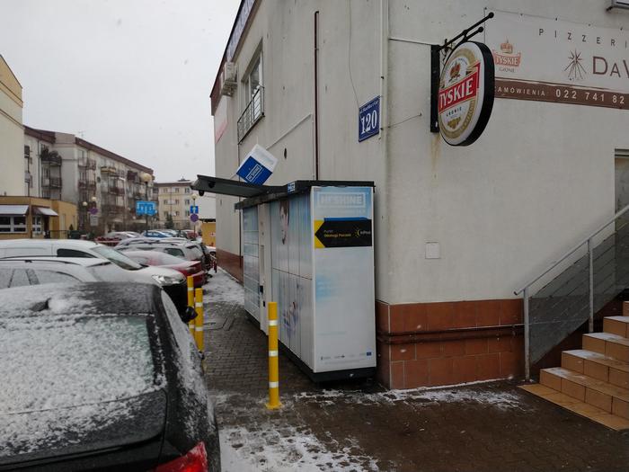 Paczkomat WAW216AP Przy Restauracji Da Vinci
